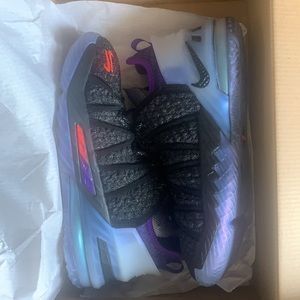 LeBron 18